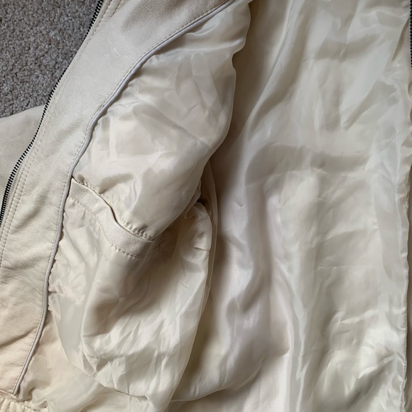 Women's Gorgeous Leather Jacket, purchased in Italy**** - Picture 9 of 15